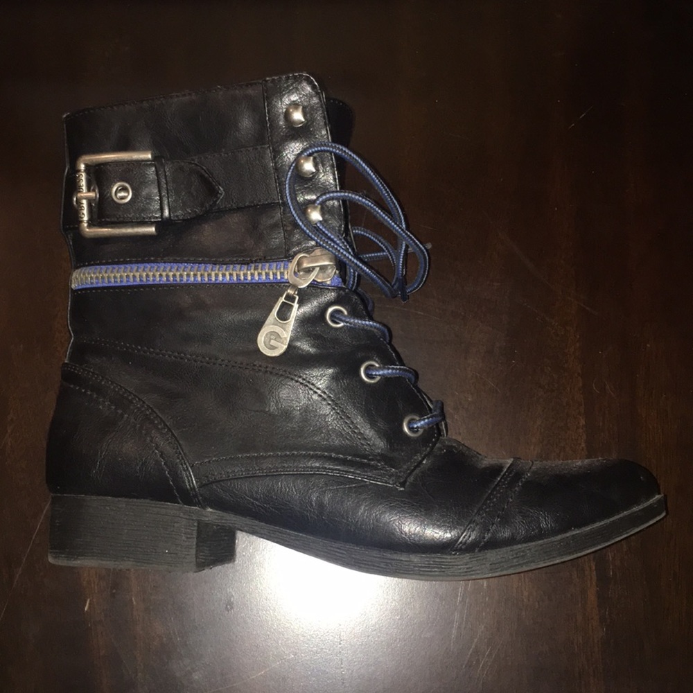 Boots by guess